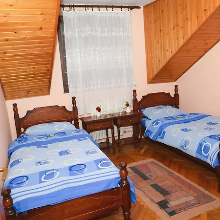 Guest house Beli Dvor *