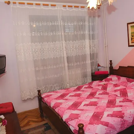 Guest house Beli Dvor *